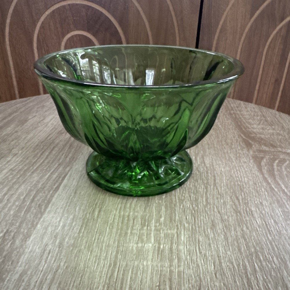 Vintage Anchor Hocking " Fairfield" Green Pedestal Bowl or Candy Dish